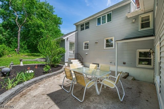 4 Hamilton Ct, Hanover Twp., NJ 07981