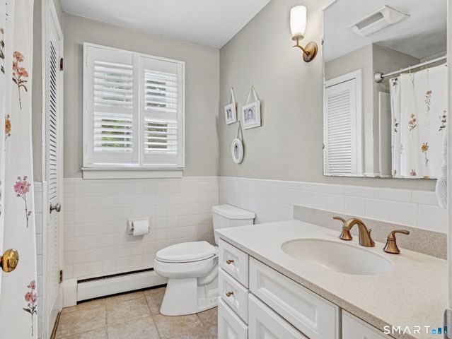 77 Beach Street, Litchfield, CT 06759