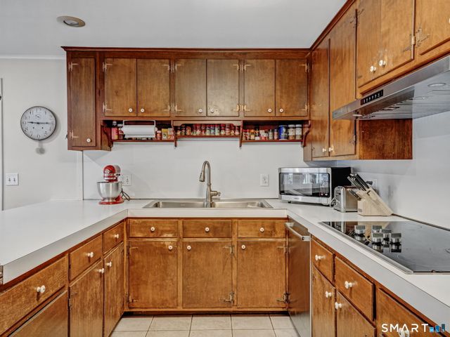 77 Beach Street, Litchfield, CT 06759