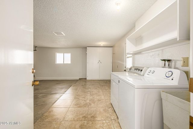 10461 W SUTTERS GOLD Lane, Sun City, AZ 85351