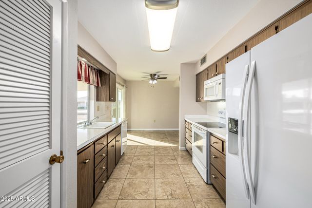 10461 W SUTTERS GOLD Lane, Sun City, AZ 85351