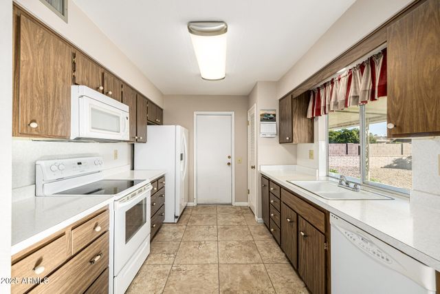 10461 W SUTTERS GOLD Lane, Sun City, AZ 85351