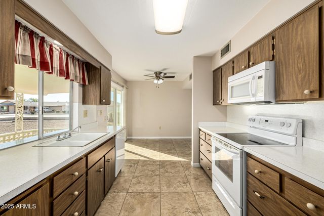 10461 W SUTTERS GOLD Lane, Sun City, AZ 85351