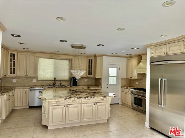 128 S Swall Drive, Beverly Hills, CA 90211