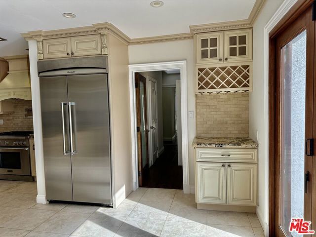 128 S Swall Drive, Beverly Hills, CA 90211