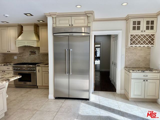 128 S Swall Drive, Beverly Hills, CA 90211