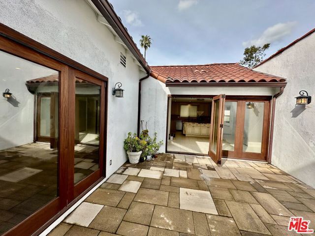 128 S Swall Drive, Beverly Hills, CA 90211