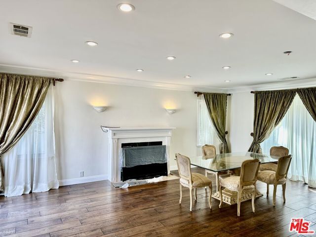 128 S Swall Drive, Beverly Hills, CA 90211