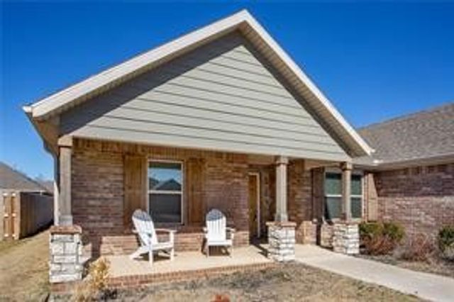 80 E Joliet Street, Farmington, AR 72730