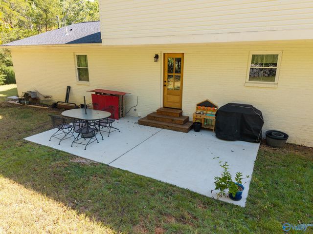 414 Hough Road, Laceys Spring, AL 35754