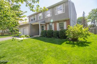 121 Foxhill Lane, Perrysburg, OH 43551
