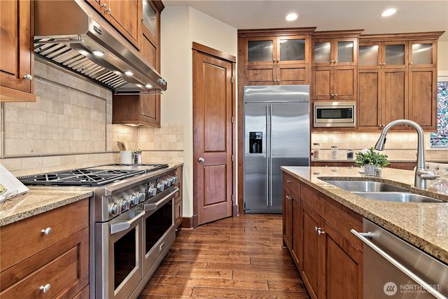 17248 NE 46th Court, Redmond, WA 98052