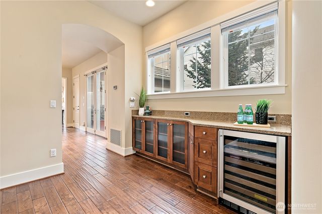 17248 NE 46th Court, Redmond, WA 98052