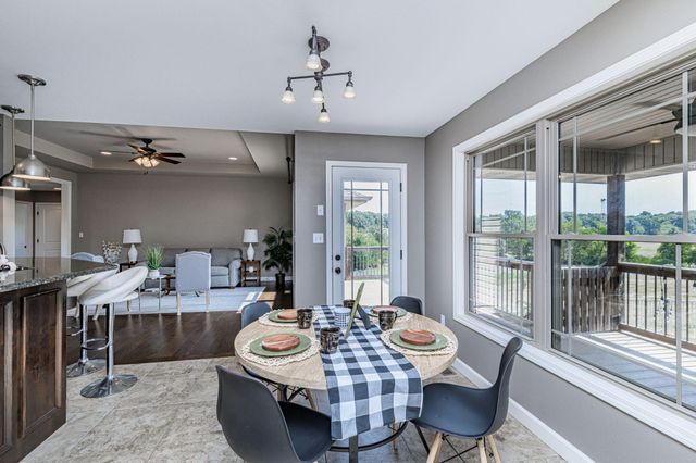 3510 CHRISTIAN RDG, Jefferson City, MO 65101