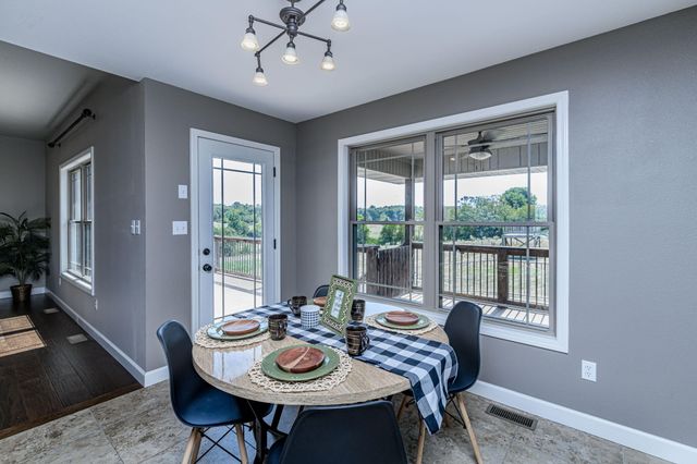 3510 CHRISTIAN RDG, Jefferson City, MO 65101