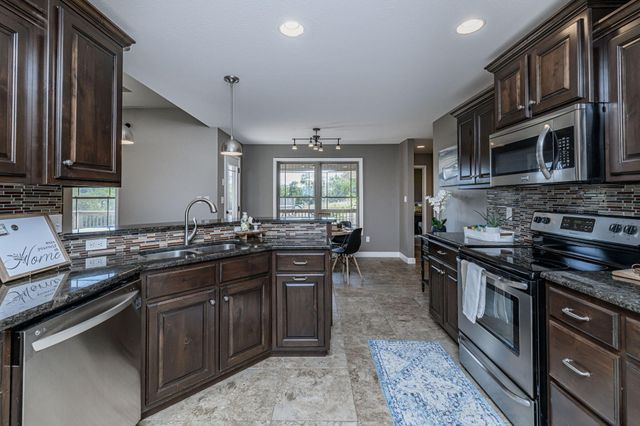 3510 CHRISTIAN RDG, Jefferson City, MO 65101