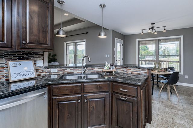 3510 CHRISTIAN RDG, Jefferson City, MO 65101