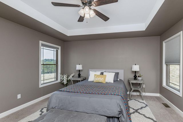 3510 CHRISTIAN RDG, Jefferson City, MO 65101