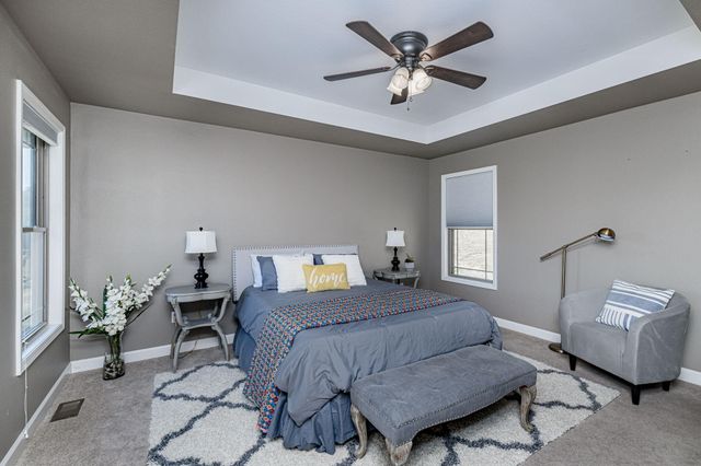 3510 CHRISTIAN RDG, Jefferson City, MO 65101