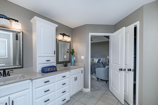 3510 CHRISTIAN RDG, Jefferson City, MO 65101