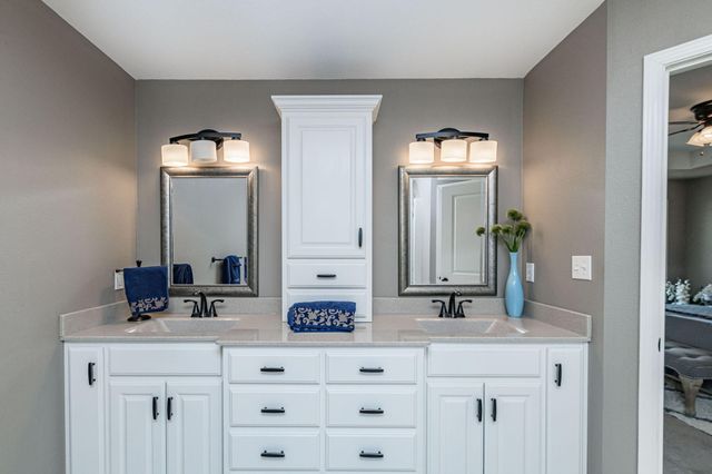 3510 CHRISTIAN RDG, Jefferson City, MO 65101