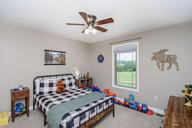 3510 CHRISTIAN RDG, Jefferson City, MO 65101