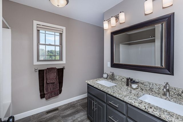 3510 CHRISTIAN RDG, Jefferson City, MO 65101