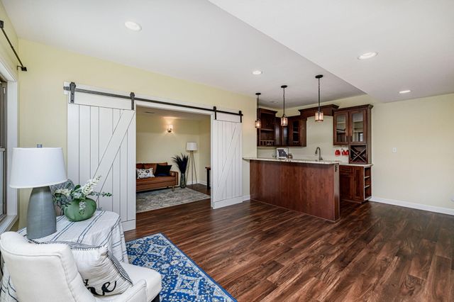 3510 CHRISTIAN RDG, Jefferson City, MO 65101