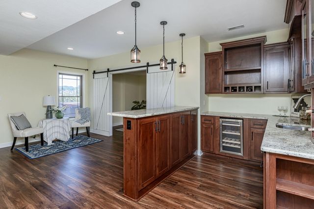 3510 CHRISTIAN RDG, Jefferson City, MO 65101