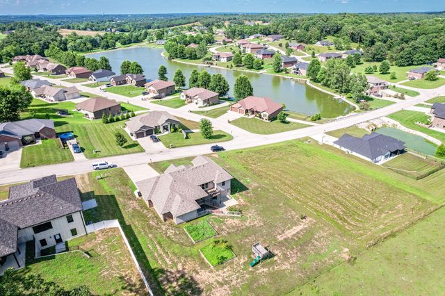 3510 CHRISTIAN RDG, Jefferson City, MO 65101