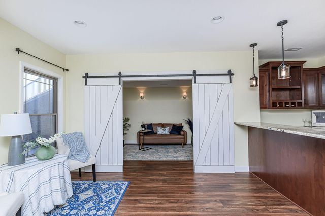 3510 CHRISTIAN RDG, Jefferson City, MO 65101