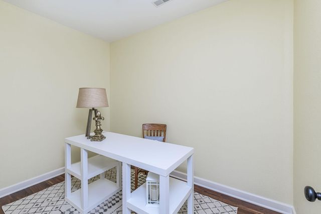 3510 CHRISTIAN RDG, Jefferson City, MO 65101