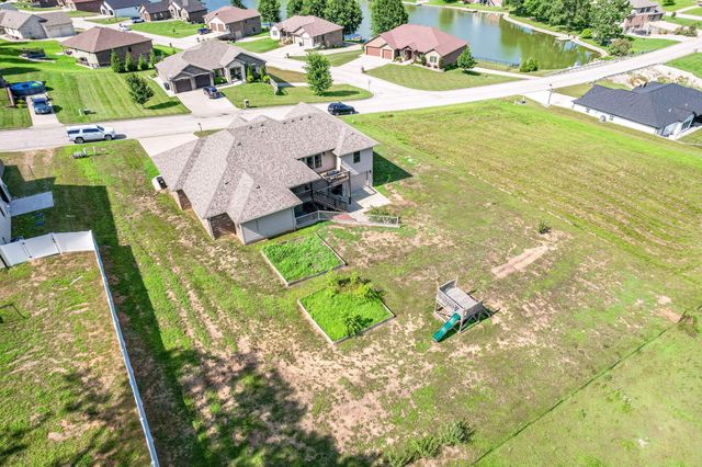 3510 CHRISTIAN RDG, Jefferson City, MO 65101