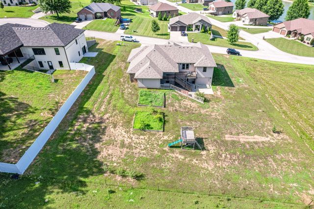 3510 CHRISTIAN RDG, Jefferson City, MO 65101