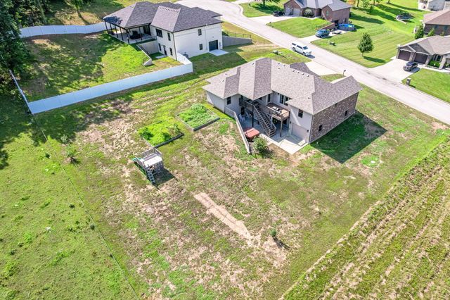 3510 CHRISTIAN RDG, Jefferson City, MO 65101