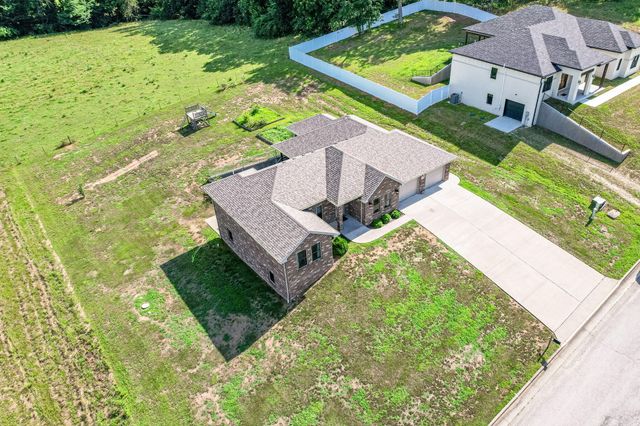 3510 CHRISTIAN RDG, Jefferson City, MO 65101