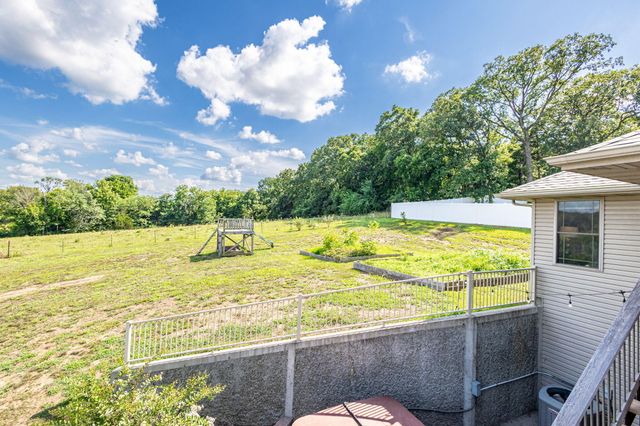 3510 CHRISTIAN RDG, Jefferson City, MO 65101