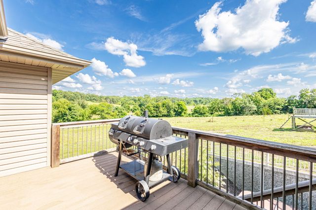 3510 CHRISTIAN RDG, Jefferson City, MO 65101