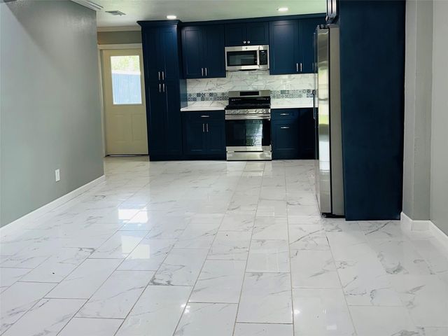 7347 Remegan Road, Houston, TX 77033