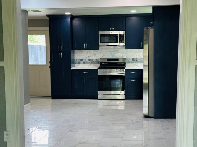 7347 Remegan Road, Houston, TX 77033