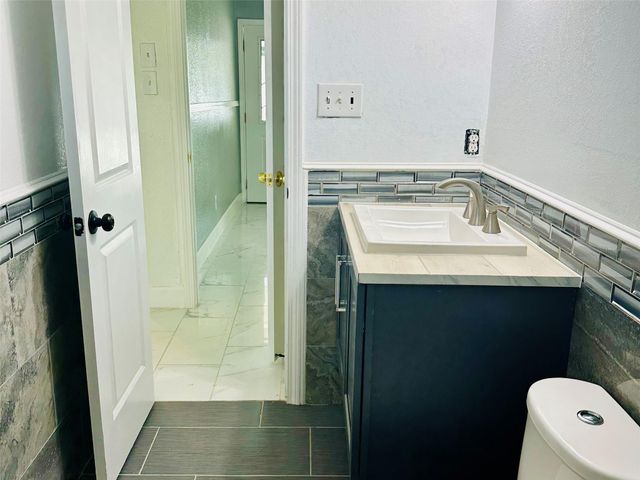 7347 Remegan Road, Houston, TX 77033