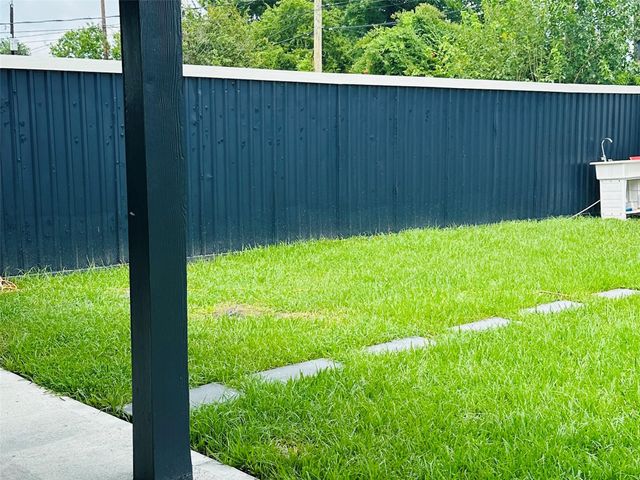 7347 Remegan Road, Houston, TX 77033