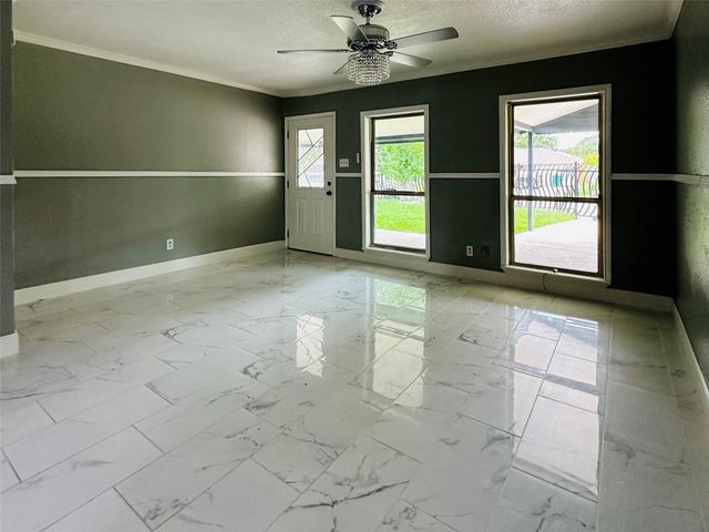7347 Remegan Road, Houston, TX 77033