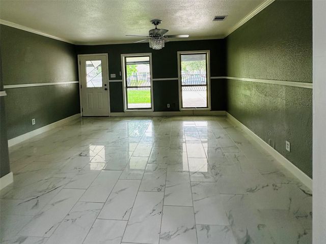7347 Remegan Road, Houston, TX 77033