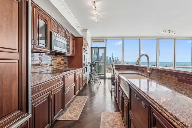 1629 S Prairie Avenue 2701, Chicago, IL 60616