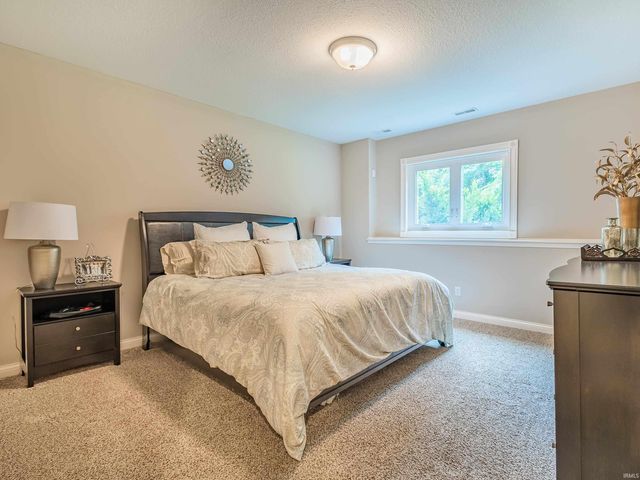 12720 Chestnut Passway, Fort Wayne, IN 46814