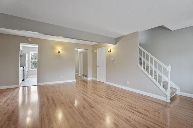 384 W Powell Road, Powell, OH 43065