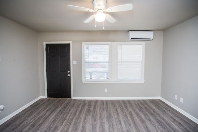 4629 Elgin Avenue, Lubbock, TX 79413