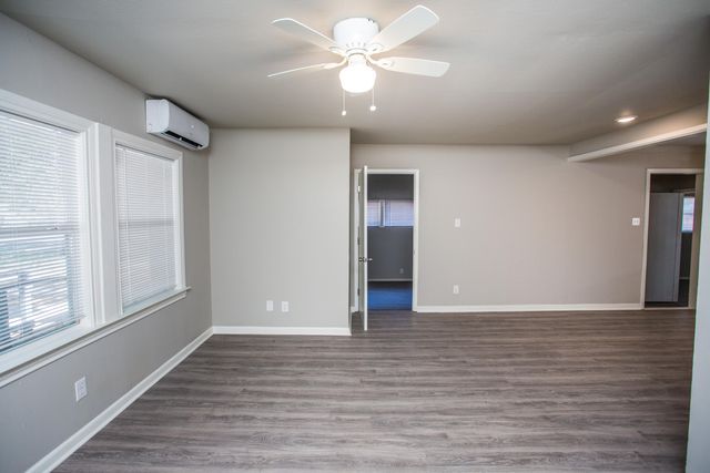 4629 Elgin Avenue, Lubbock, TX 79413