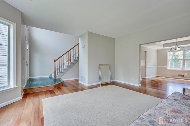 15 Barbour Place, Piscataway, NJ 08854